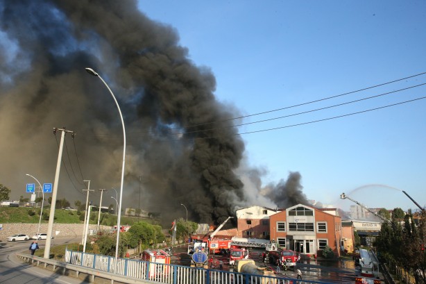 Kocaeli'yi kara bulutlar sardı! Ekipler seferber oldu