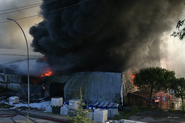 Foto - Kocaeli'yi kara bulutlar sardı! Ekipler seferber oldu