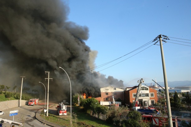 Foto - Kocaeli'yi kara bulutlar sardı! Ekipler seferber oldu