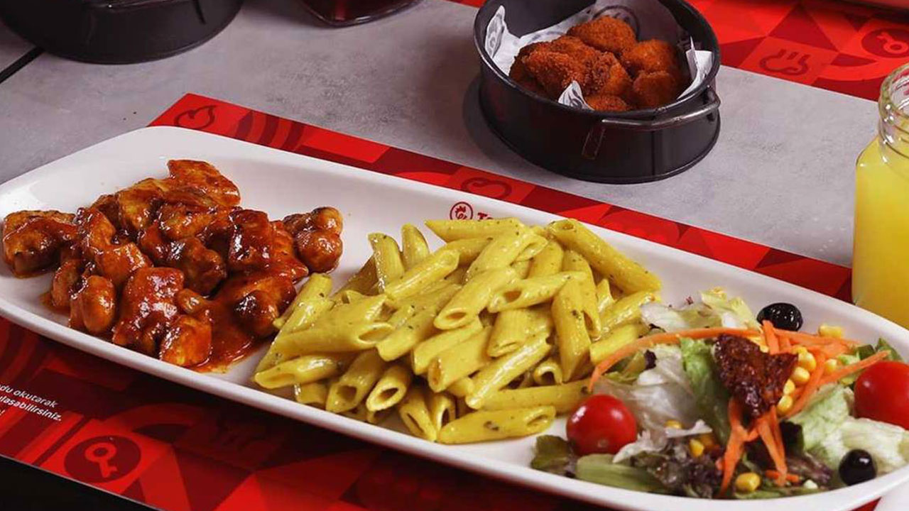 Foto - Köfteci Yusuf'tan sonra bir daha skandal patladı! Herkesin gittiği ünlü restoran zinciri de listeye girdi