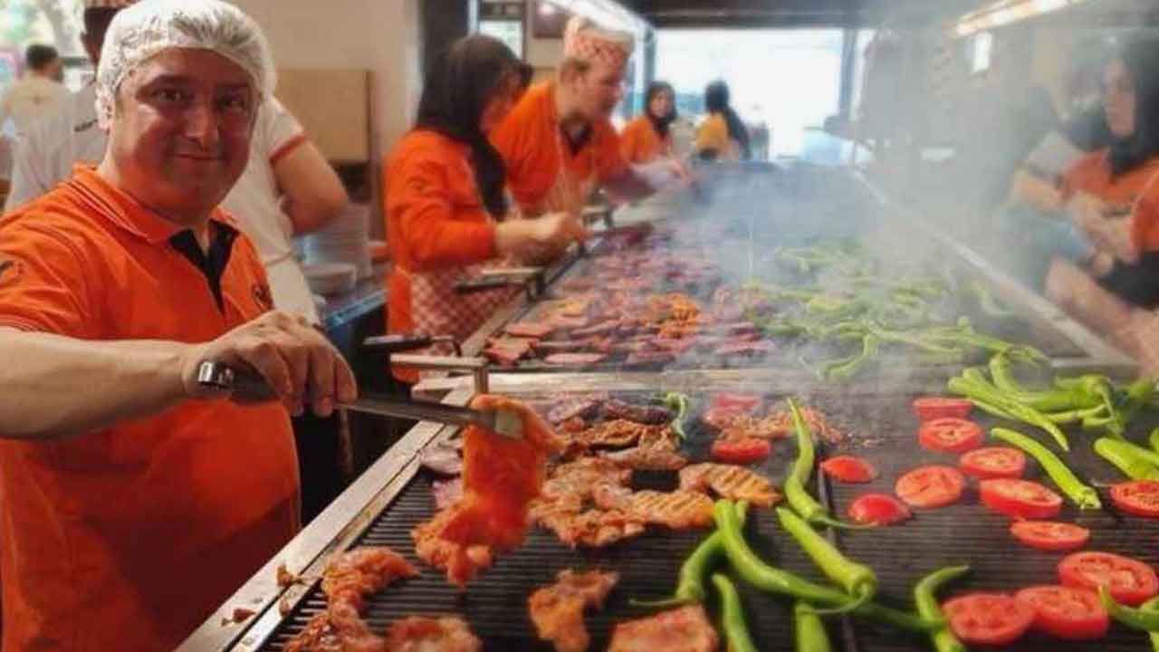 Foto - Köfteci Yusuf'un sahibi Yusuf Akkaş domuz eti skandalı sonrası sessizliğini bozdu: Ben garip bir kuşum