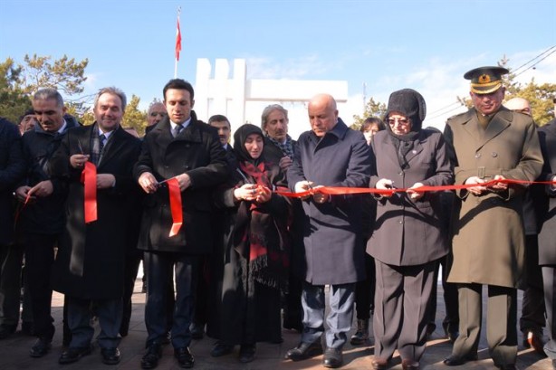 Foto - Koğuş yangınında şehit olan Mehmetçikler 52. yılında dualarla yad edildi