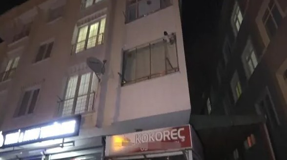 Kokoreççiye baskın yapıldı! Alt kattan çıkanlar şoke etti