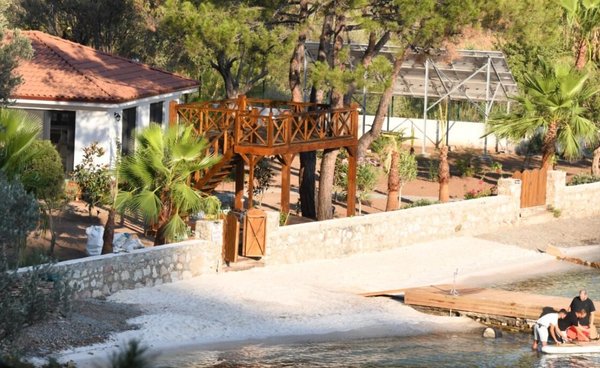 Foto - Kokuşmuş mahallenin figüranı Şahan Gökbakar'a soğuk duş 