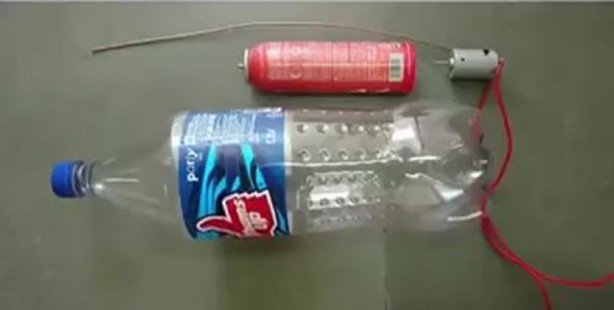 Kola şişesinden elektrikli süpürge yaptı