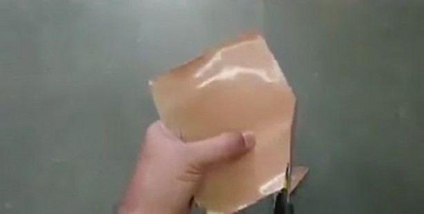 Foto - Kola şişesinden elektrikli süpürge yaptı