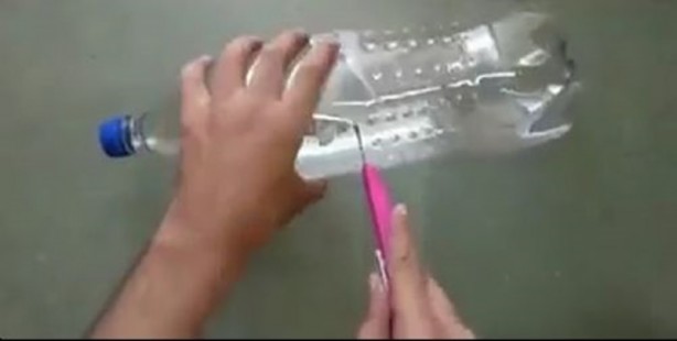 Foto - Kola şişesinden elektrikli süpürge yaptı