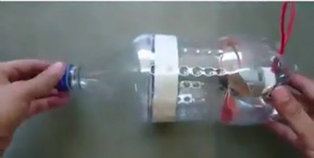 Foto - Kola şişesinden elektrikli süpürge yaptı