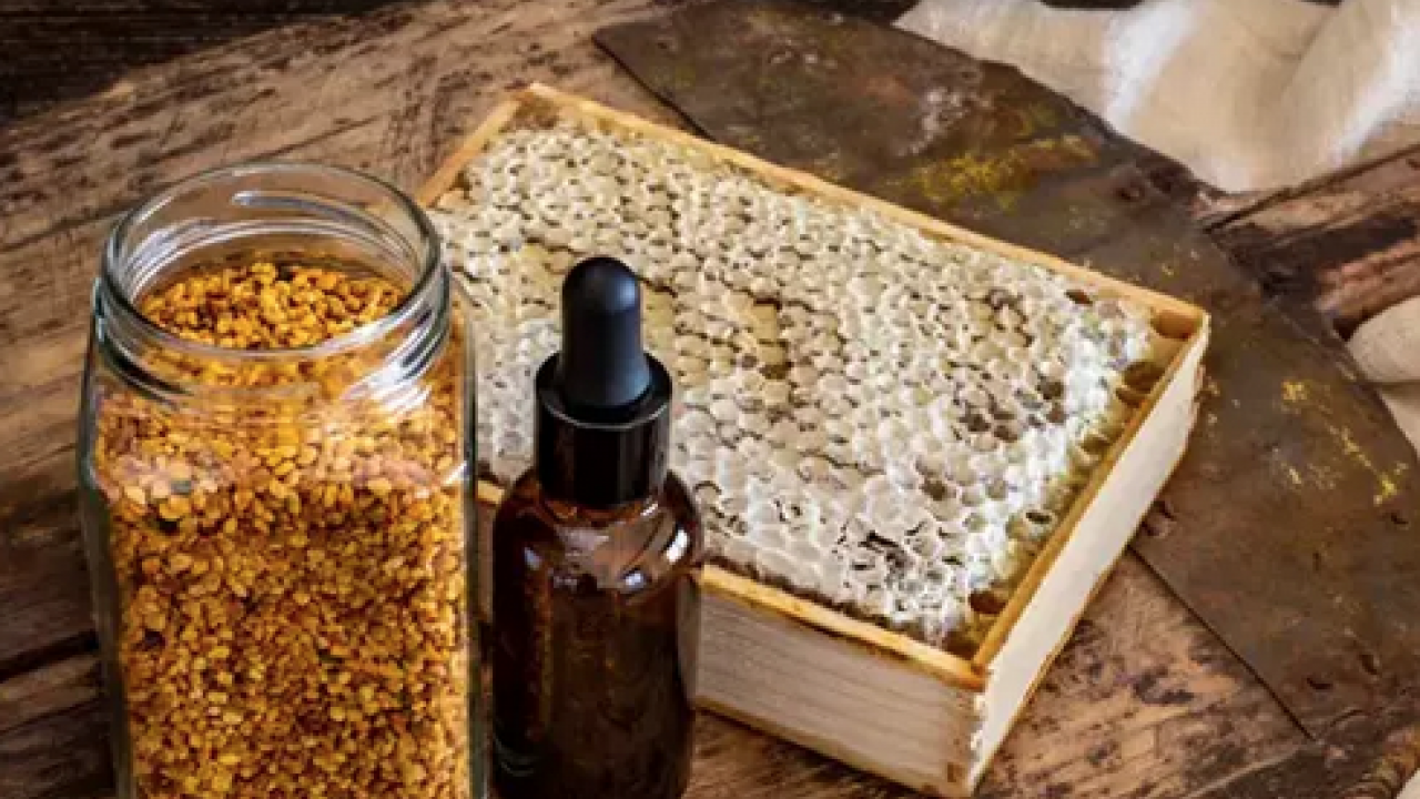 Kolajen haplarını çöpe attıran formül! Cilde tek damlası bile yetiyor! Duyanlar talip oldular! Haplarla hastanelik olmayın