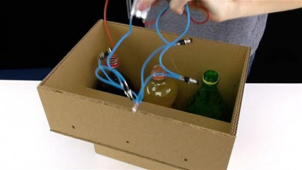 Foto - Kolayca bulunan eşyalarla öyle bir şey yaptı ki!