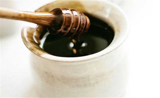 Kölelere bal sürüp satıyorlardı!