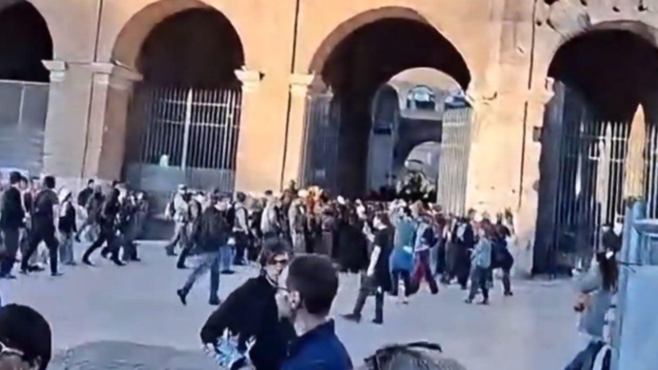 Foto - Kolezyum’u bastılar!