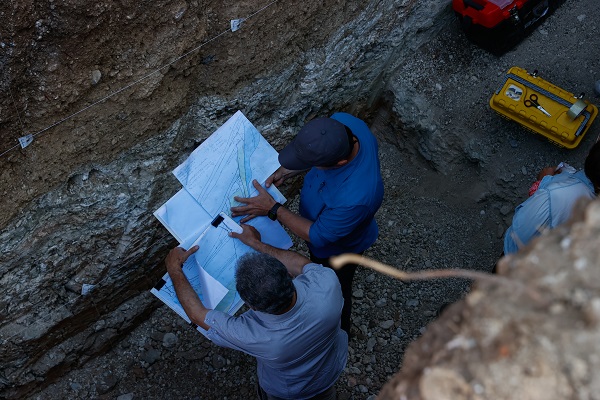 Foto - Kollar sıvandı hendekler kazıldı! Bu fay 7 büyüklüğünde deprem üretebilir