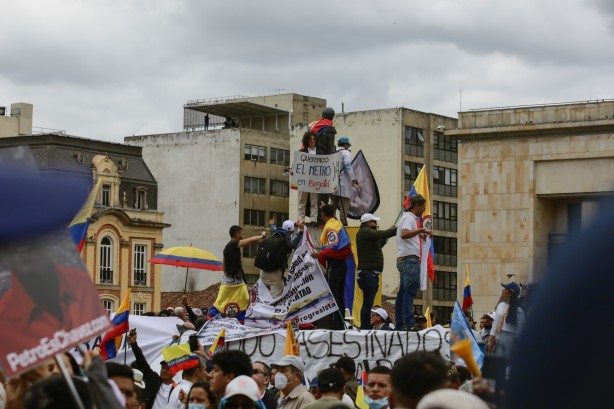 Foto - Kolombiya'da sağlık reformu yasası protesto edildi