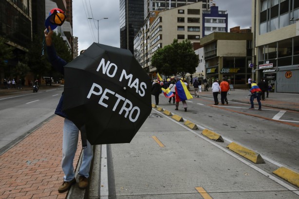 Foto - Kolombiya'da sağlık reformu yasası protesto edildi