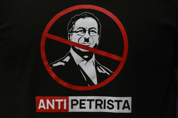 Foto - Kolombiya'da sağlık reformu yasası protesto edildi