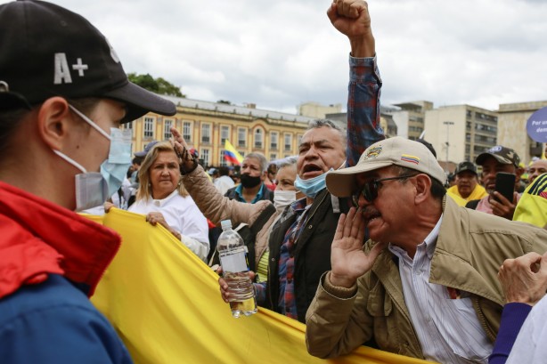 Foto - Kolombiya'da sağlık reformu yasası protesto edildi