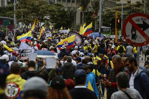 Foto - Kolombiya'da sağlık reformu yasası protesto edildi