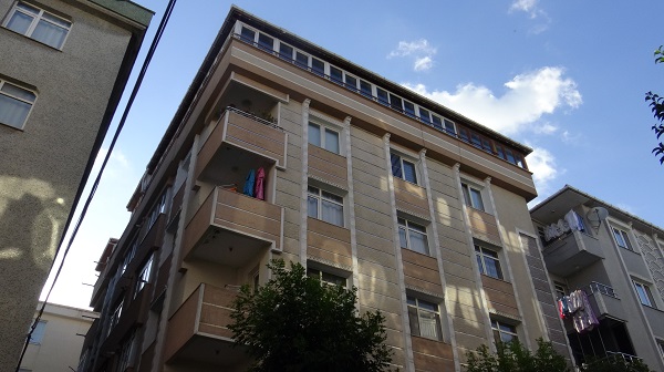 Kolonlar çatlaklarla dolu.. Ölüme meydan okuyorlar! 