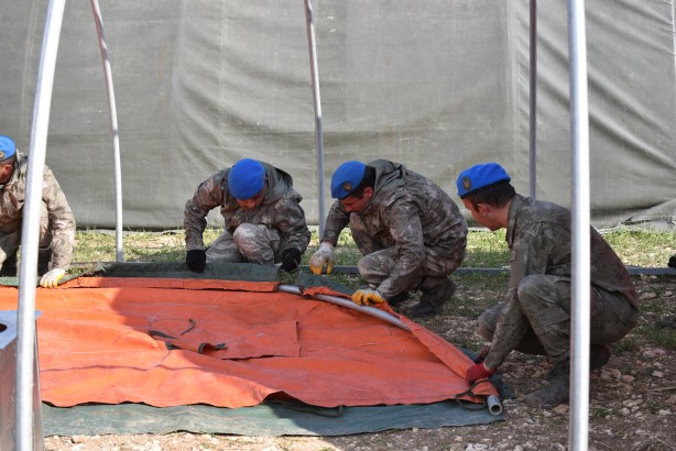 Foto - Komandolar Adıyaman'da 35 bin metrekare alana çadır kent kuruyor