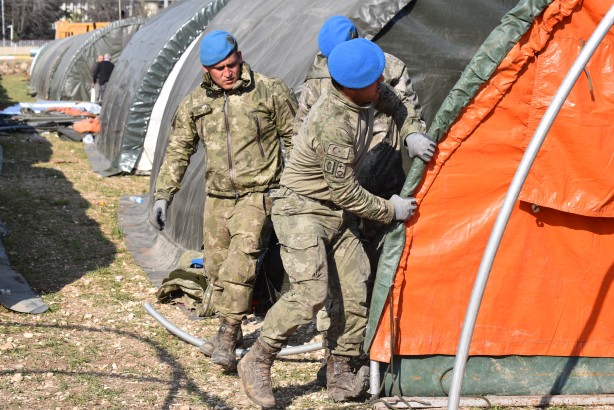 Foto - Komandolar Adıyaman'da 35 bin metrekare alana çadır kent kuruyor