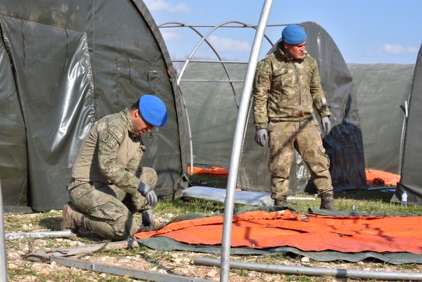 Foto - Komandolar Adıyaman'da 35 bin metrekare alana çadır kent kuruyor