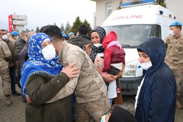 Komandolar dualar eşliğinde uğurlandı