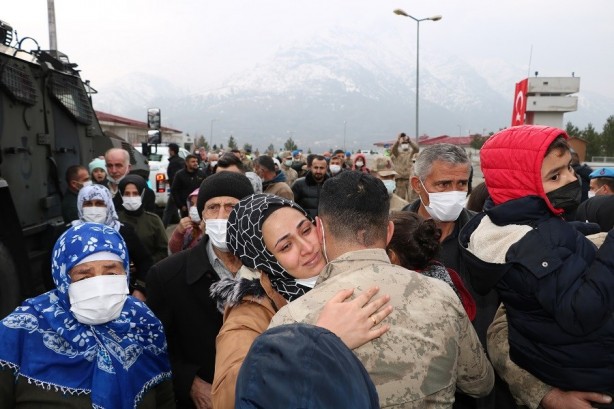 Foto - Komandolar dualar eşliğinde uğurlandı