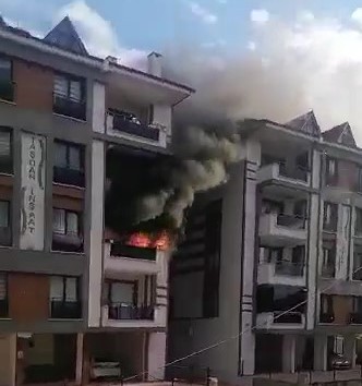 Foto - Kombi bomba gibi patladı! Daire alevlere teslim oldu
