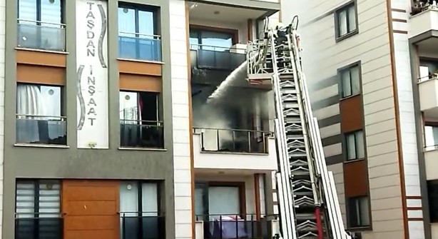 Foto - Kombi bomba gibi patladı! Daire alevlere teslim oldu