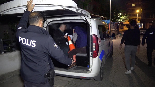 Foto - Komedi filmi değil gerçek! Kumarbazlardan görülmemiş savunma