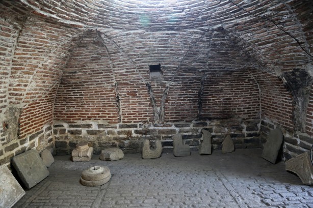 Foto - Komşu ülkede Büyük Selçuklu izi! Görenler hayrete düştü! Ateş tapınağı…