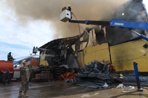 Foto - Komşu ülkede feci yangın