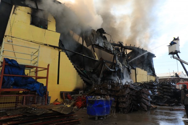 Foto - Komşu ülkede feci yangın