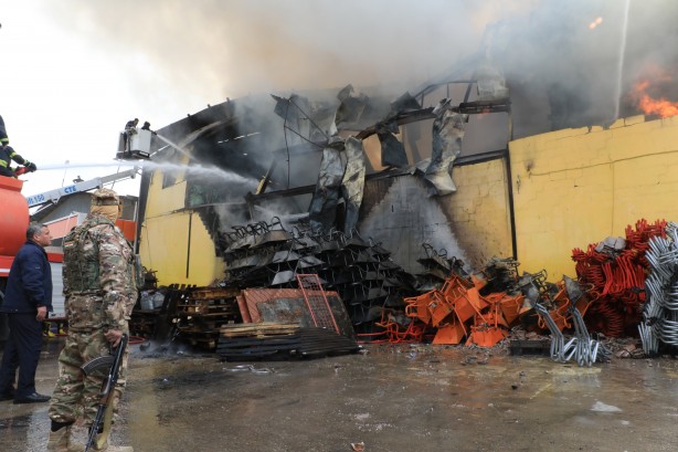 Foto - Komşu ülkede feci yangın