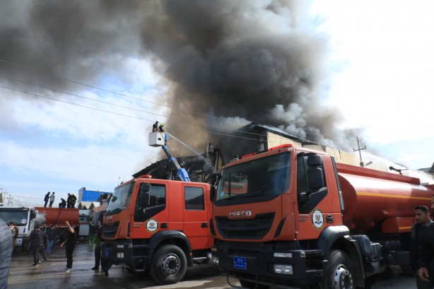 Foto - Komşu ülkede feci yangın