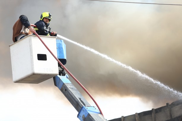 Foto - Komşu ülkede feci yangın