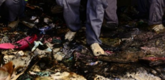 Foto - Komşuda ortalık karıştı! Hükümet binaları ateşe verildi