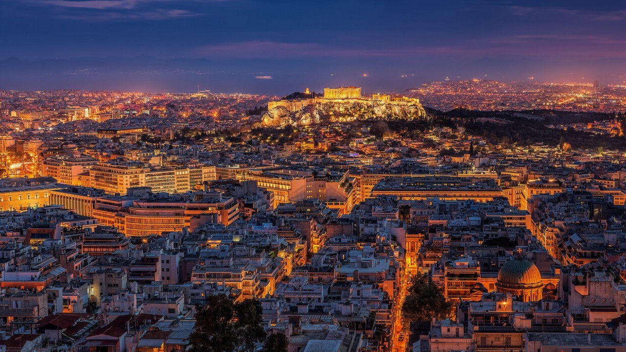 Komşuda Türkiye paniği: Üç kuruşa ev almaya başladılar, satmayın, buna dur deyin