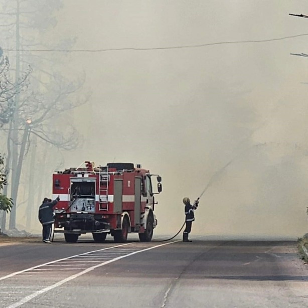 Foto - Komşudaki yangına Türkiye'den destek