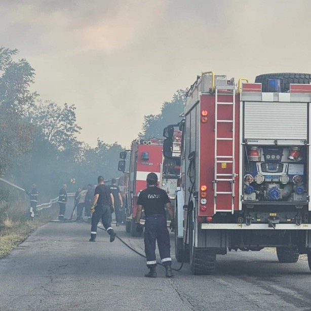 Foto - Komşudaki yangına Türkiye'den destek