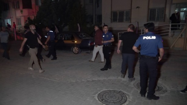 Foto - Komşular arasında bıçaklı, silahlı kavga