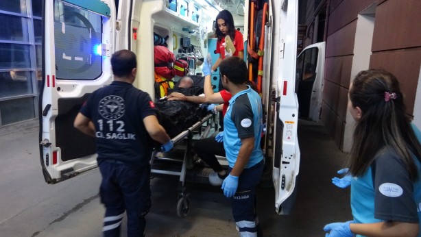 Foto - Komşular arasında bıçaklı, silahlı kavga