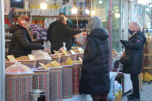 Foto - Komşunun Türkiye kararı sonrası olay görüntüler! Birbirleriyle yarıştılar