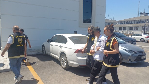 Foto - Komşusunu öldüren cinayet zanlısı kadın adliyeye çıkartıldı