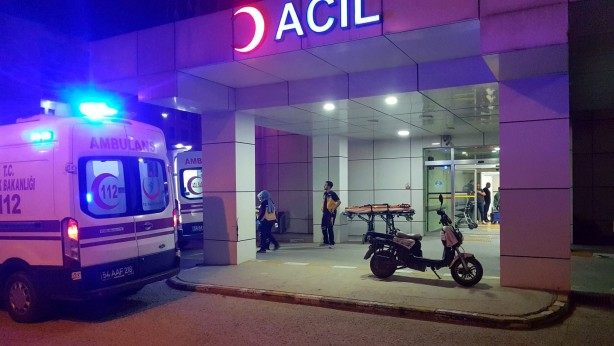 Foto - Kontrolden çıkan motosiklet kaldırımda yürüyen gence çarptı: 2 ölü