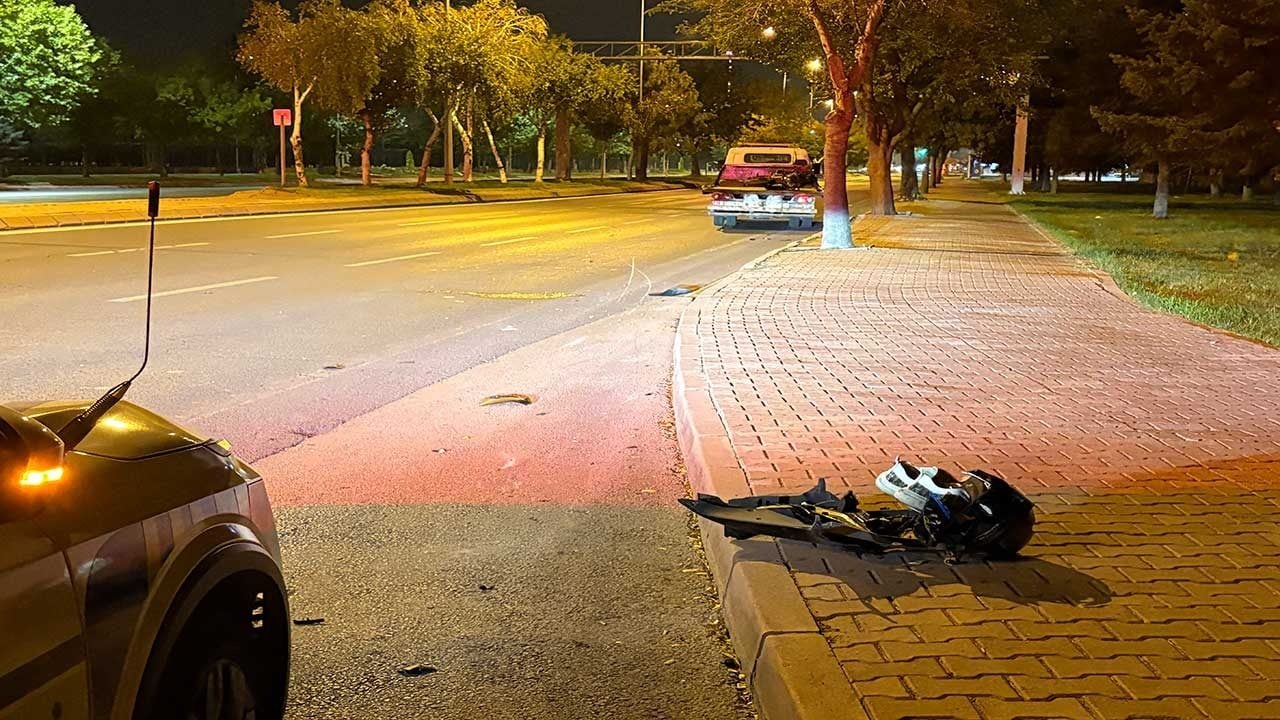 Kontrolden çıkan motosiklet sürücüsü 50 metre sürüklenerek ağır yaralandı!