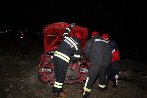 Foto - Kontrolden çıkan otomobil şarampole yuvarlandı! Bir çocuk öldü, yedi kişi yaralandı