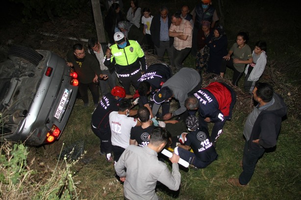 Foto - Kontrolden çıkan otomobil uçuruma düştü: 3 yaralı