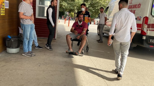 Foto - Kontrolden çıkan servis minibüsü devrildi: 7 yaralı
